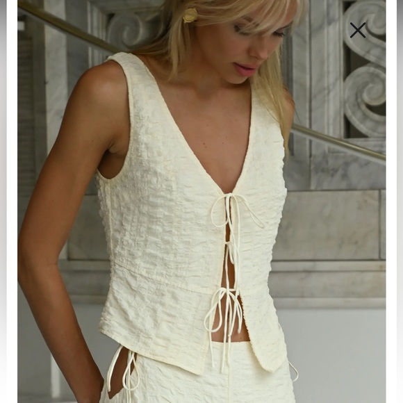 Yllw the Label Tatum Bubble Tie Front Vest XS - Picture 2 of 14